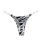 Curvalu Calcinha T-back Estampa Animal Print com Detalhe Metálico